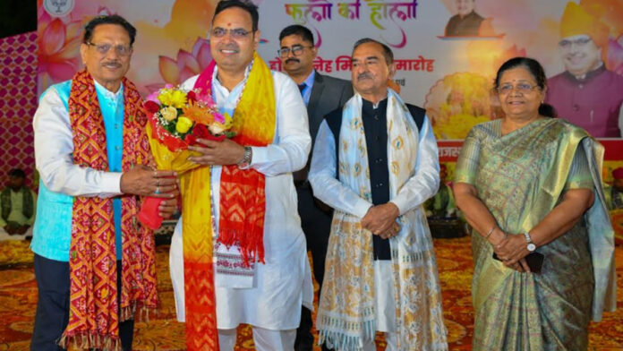 Rajasthan's folk culture was seen in the Holi Sneh Milan ceremony.