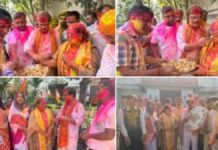 भाजपा कार्यालय में होली मिलन समारोह में नेताओं-कार्यकर्ताओं ने खेली रंगों की होली Leaders and workers played Holi with colours at the Holi Milan function at the BJP office.