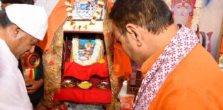 नगर भ्रमण पर निकले भगवान झूलेलाल, शोभायात्रा में 51 झांकियां हुईं सम्मिलित