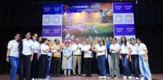 खेलकूद प्रतियोगिता तरंग में विभिन्न प्रतियोगिताओं को ट्रॉफी एवं पुरस्कार प्रदान कर किया सम्मानित