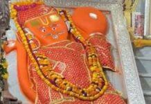 खोले के हनुमान जी मंदिर में फाल्गुनी भजनों से रिझाया रामदूत हनुमान को In the Hanuman temple of Khola, the messenger of Rama, Hanuman was wooed with Phalguna hymns.