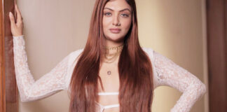 सुर्खियों से सोशल मीडिया तक छाईं खुशी मुखर्जी