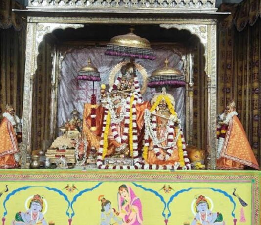 वरुथिनी एकादशी सोमवार को: मंदिरों में सजेगी विशेष झांकियां Two-day Pushpa Phaag concludes at Govinddev Ji Temple