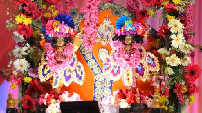 Shri Krishna and Balaram will play Holi with flowers on Gauri Purnima in the secret Vrindavan Dham.