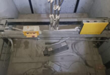 सोसायटी बिल्डिंग की लिफ्ट दूसरी मंजिल से अनियंत्रित होकर बैसमेंट में गिरी