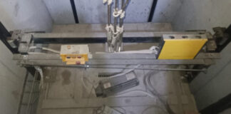 सोसायटी बिल्डिंग की लिफ्ट दूसरी मंजिल से अनियंत्रित होकर बैसमेंट में गिरी