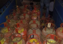 एलपीजी कालाबाजारी पर बड़ा एक्शन: 118 सिलेंडर सहित वाहन व उपकरण जब्त Major Crackdown on LPG Black Marketing