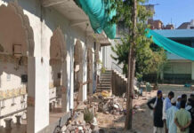 जुमे की नमाज के दौरान मस्जिद की दीवार ढही:पन्द्रह नमाजी घायल