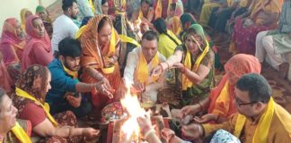 विश्व शांति -भारत के हितों की रक्षा की कामना के साथ गोविंद देवजी मंदिर में हुआ गायत्री महायज्ञ World Peace — A Gayatri Mahayajna was held at the Govind Devji Temple with the prayer to safeguard India's interests.