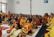 146 परिजनों ने जपे ढाई लाख गायत्री मंत्र 146 relatives chanted 2.5 lakh Gayatri Mantras