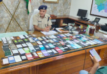 जयपुर ग्रामीण पुलिस ने गुम हुए 94 मोबाइल बरामद कर लौटाए Jaipur Rural Police Recover and Return 94 Lost Mobile Phones
