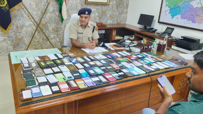 Jaipur Rural Police Recover and Return 94 Lost Mobile Phones Jaipur Rural Police Recover and Return 94 Lost Mobile Phones