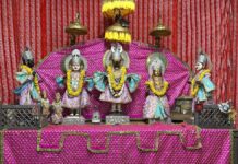 राम जन्मोत्सव पर ठिकाना मंदिर में भव्य बधाई उत्सव में भजनों से गूंजा माहौल The atmosphere echoed with bhajans in the grand congratulatory celebration at Thikana temple on Ram Janmotsav