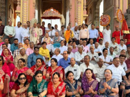 फागोत्सव में फूलों और गुलाल से सराबोर हुए श्रद्धालु