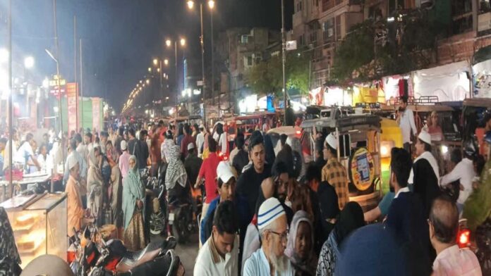 Markets buzz with Eid shopping Markets buzz with Eid shopping