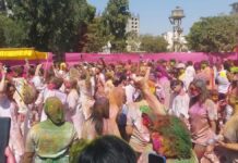 राजस्थानी रंग में रंगे विदेशी सैलानी: 30 देशों के 4 हजार पर्यटक झूमे Foreign tourists painted in Rajasthani colours