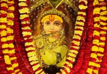 श्री श्याम भजनोत्सव में सजी फूल बंगला श्रृंगार झांकी Shringar Jhanki of flower bungalow decorated in Shri Shyam Bhajan Utsav