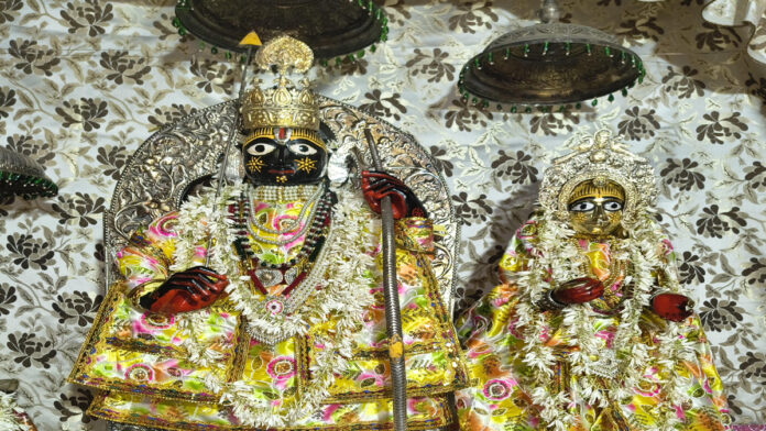 Thakur Shri Sitaram Ji Maharaj was adorned with a new outfit.