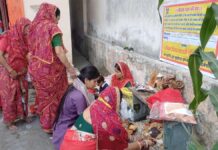 भक्ति और परंपरा के साथ मनाई शीतलाष्टमी: महिलाओं ने ठंडे पकवानों से लगाया माता को भोग Sheetalashtami celebrated with devotion and tradition