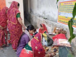 भक्ति और परंपरा के साथ मनाई शीतलाष्टमी: महिलाओं ने ठंडे पकवानों से लगाया माता को भोग Sheetalashtami celebrated with devotion and tradition