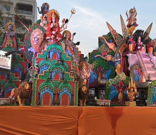 विशाल सिंधु मेले में उमड़ा जनसैलाब : भगवान झूलेलाल की अलौकिक झांकी ने मोहा मन