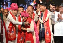 विराट सिंधु मेले में उमड़ा जनसैलाब:मोहित सेवानी के गीतों पर झूमे लोग