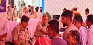 जयपुर पुलिस कमिश्नर ने भांकरोटा थाने में जनसुनवाई कर परिवादियों को दी राहत The Jaipur Police Commissioner held a public hearing at the Bhankrota Police Station, providing relief to complainants.