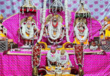 नव संवत्सर पर ठाकुर जी सुनेंगे नव वर्ष पंचांग On the occasion of the New Samvatsar, Thakur Ji will listen to the New Year Panchang.