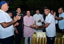 विधानसभा कर्मचारी एकादश को हरा आईएएस एकादश पहुँची फाइनल में IAS XI reached the finals after defeating Vidhansabha Employees XI.