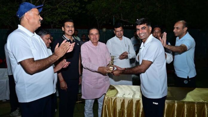 IAS XI reached the finals after defeating Vidhansabha Employees XI.