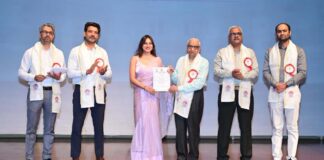 707 स्टूडेंट्स को डिग्री मिलने पर खिले चेहरे 707 students were delighted to receive their degrees.