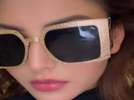 कुवैत छोड़ते वक्त रो पड़ीं उर्वशी रौतेला Urvashi Rautela broke down while leaving Kuwait