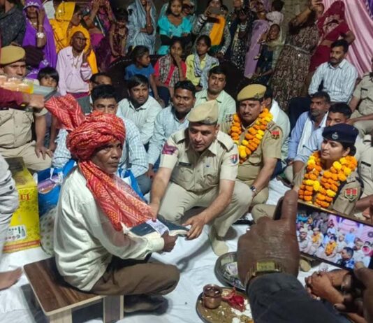पुलिस ने निभाया भाई का फर्ज: सफाईकर्मी की बेटियों की शादी में 1.61 लाख रुपये का ऐतिहासिक मायरा Historic dowry of Rs 1.61 lakh for the marriage of a sanitation worker's daughters