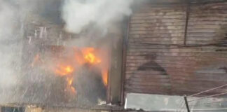 टायर गोदाम में लगी भीषण आग Massive fire breaks out at tire warehouse.