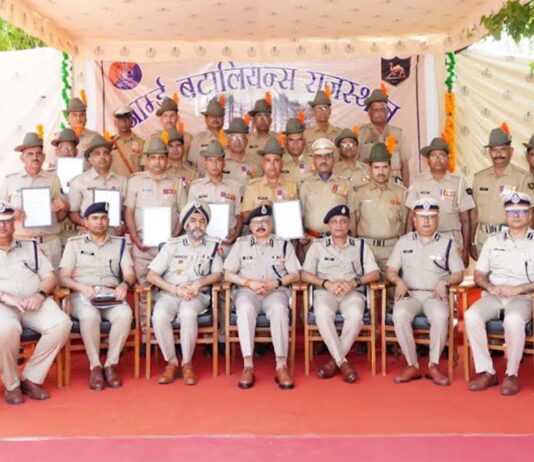 अनुशासन और मुस्तैदी से ही बनती है पुलिस की असली पहचान: डीजीपी राजीव कुमार शर्मा Discipline and alertness alone define the true identity of the police: DGP Rajiv Kumar Sharma