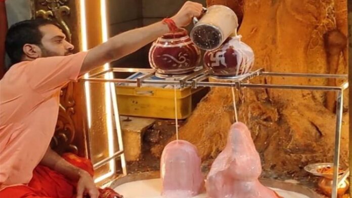 Abhishek Performed with 108 Kilograms of Milk at Bad Pipli Balaji Dham