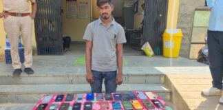 हाट बाजार में सक्रिय मोबाइल चोर गिरोह का पर्दाफाश Mobile Theft Gang Active in Local Markets Busted
