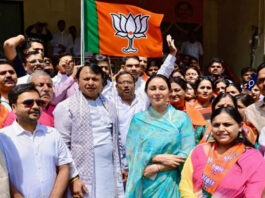 भाजपा स्थापना दिवस के उपलक्ष में भाजपा शहर कार्यालय में भव्य कार्यक्रम आयोजित A grand event was organized at the BJP city office to mark the occasion of BJP Foundation Day.