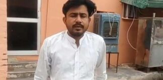 फर्जी बायोमेट्रिक से आधार बनाने वाले गिरोह का भंडाफोड़ Gang Creating Aadhaar Cards Using Fake Biometrics Busted