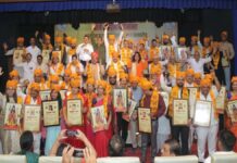 ब्राह्मण रत्न सम्मान समारोह में 70 प्रतिभाएं हुई सम्मानित 70 Talents Honored at the 'Brahmin Ratna' Awards Ceremony