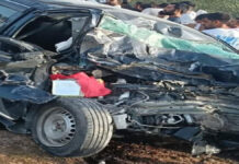 कार-ट्रेलर भिड़ंत में दो लोगों की मौत Two killed in car-trailer collision.