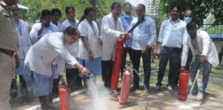 चरक भवन में फायर सेफ्टी ट्रेनिंग में नर्सिंग स्टाफ को दिए आगजनी से बचाव के गुर Fire safety training at Charak Bhawan imparted fire safety tips to nursing staff