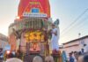 गुप्त वृन्दावन धाम पाटोत्सव में मोगरे के फूलों से सजा दिव्य रथ A divine chariot adorned with Mogra flowers at the Gupt Vrindavan Dham Patotsav.