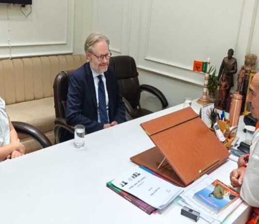 भाजपा प्रदेश अध्यक्ष मदन राठौड़ से डेनमार्क के राजदूत ने की शिष्टाचार भेंट The Ambassador of Denmark paid a courtesy visit to BJP State President Madan Rathore.