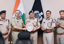 उत्कृष्ट सेवा के लिए तीन अधिकारियों को मिली डीजीपी डिस्क Three Officers Receive DGP Disc for Outstanding Service