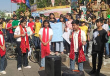 वर्ल्ड अर्थ डे पर जागरूकता रैली-नुक्कड़ नाटक और बेस्ट आउट ऑफ वेस्ट प्रदर्शनी आयोजित