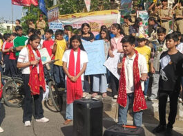 वर्ल्ड अर्थ डे पर जागरूकता रैली-नुक्कड़ नाटक और बेस्ट आउट ऑफ वेस्ट प्रदर्शनी आयोजित