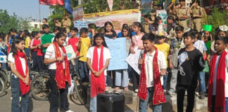 वर्ल्ड अर्थ डे पर जागरूकता रैली-नुक्कड़ नाटक और बेस्ट आउट ऑफ वेस्ट प्रदर्शनी आयोजित