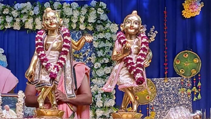 A Grand Mahabhishek Was Performed at the 14th Patotsav of Gupt Vrindavan Dham.
