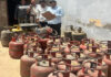 ऑपरेशन प्रवर्तन के तहत अवैध गैस रिफिलिंग पर 35 सिलेंडर जब्त 35 Cylinders Seized for Illegal Gas Refilling Under 'Operation Enforcement'